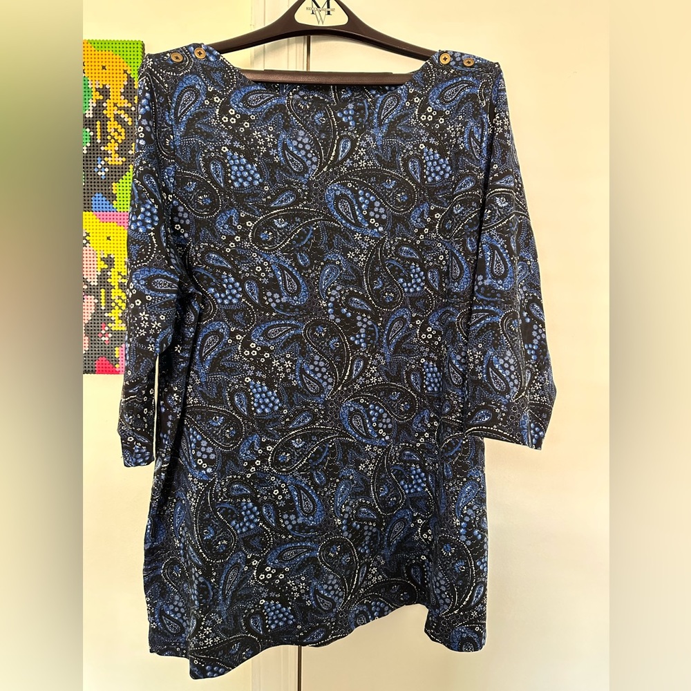 Paisley blue top